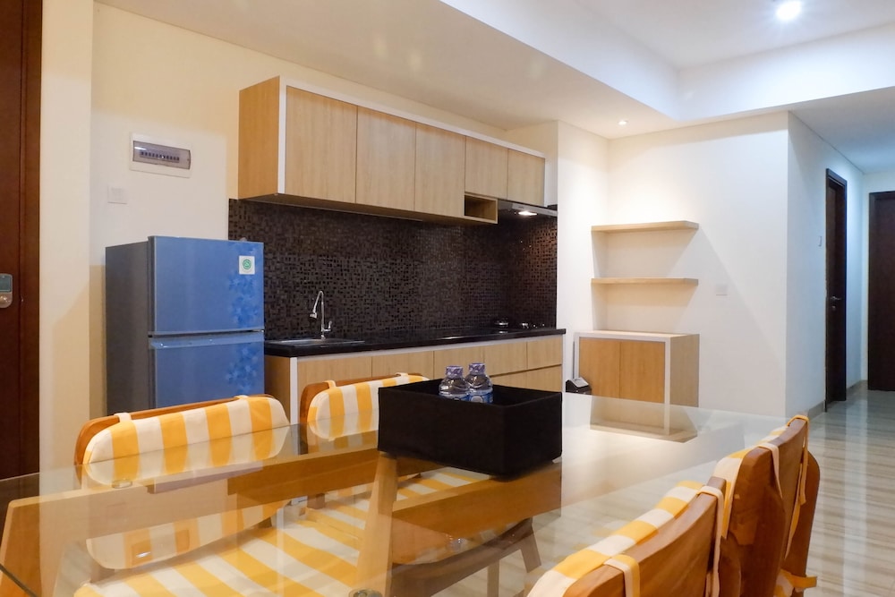 3br luxurious and elegant apartment at grand sungkono lagoon