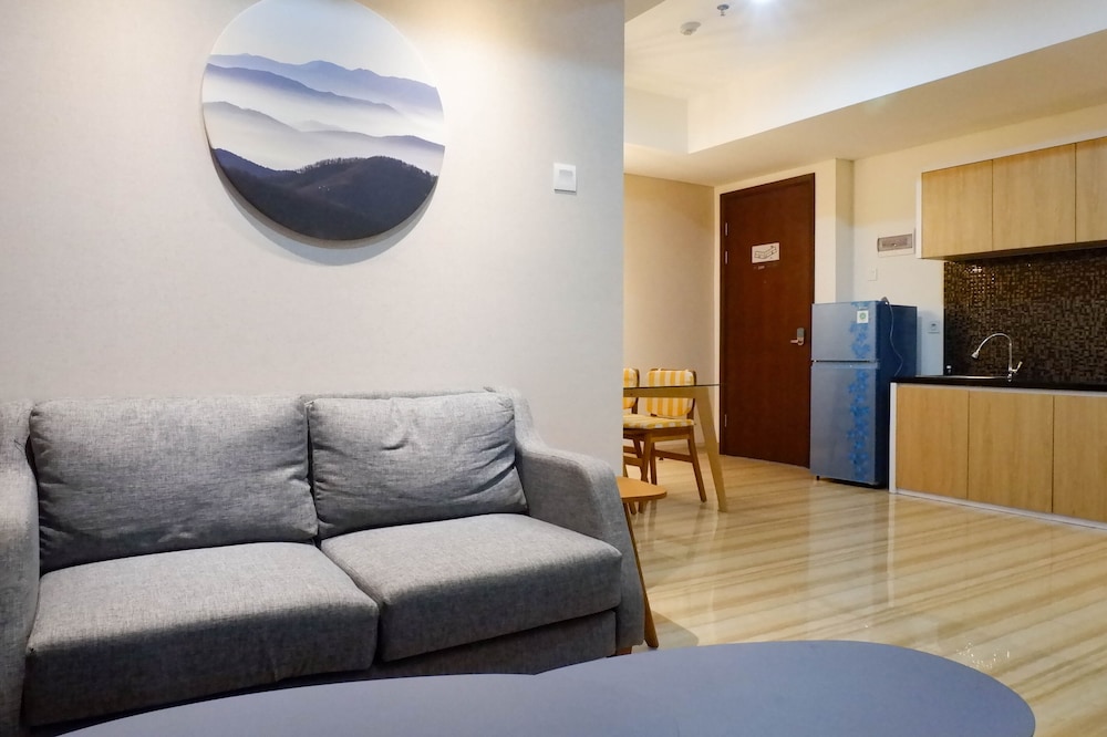 3br luxurious and elegant apartment at grand sungkono lagoon