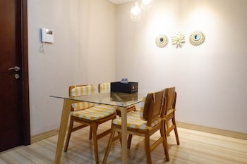 3br luxurious and elegant apartment at grand sungkono lagoon