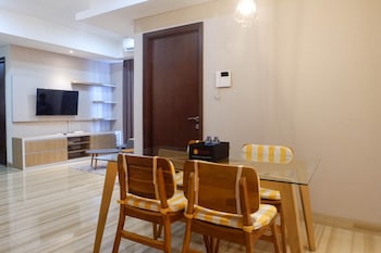 3br luxurious and elegant apartment at grand sungkono lagoon