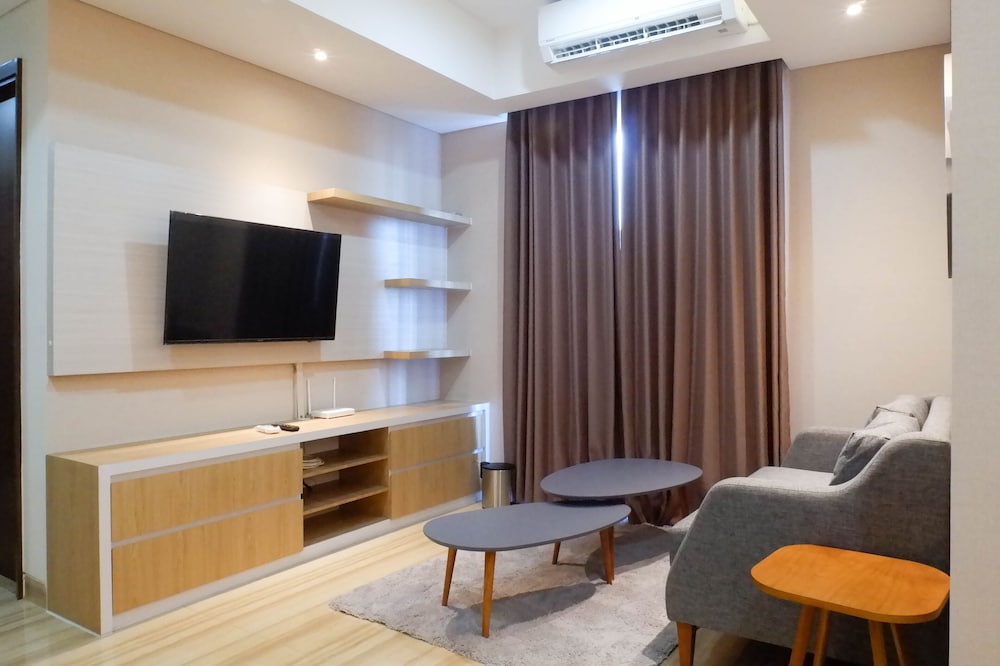 3br luxurious and elegant apartment at grand sungkono lagoon