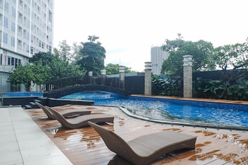 3br luxurious and elegant apartment at grand sungkono lagoon