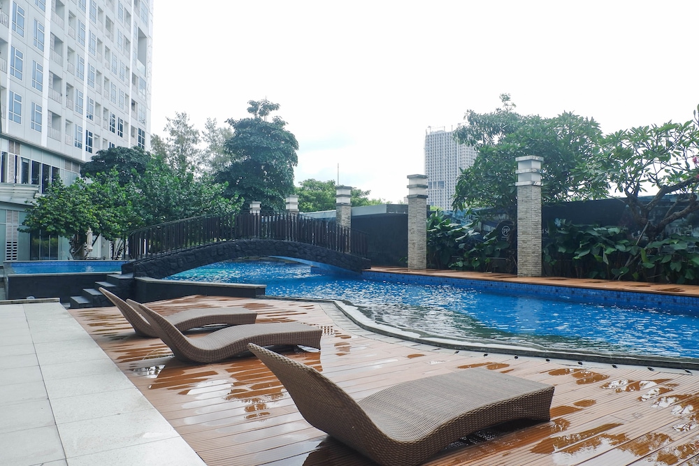 3br luxurious and elegant apartment at grand sungkono lagoon