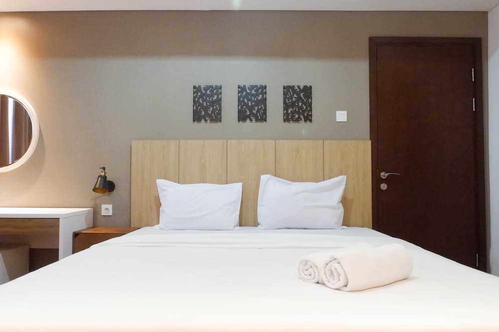 3br luxurious and elegant apartment at grand sungkono lagoon