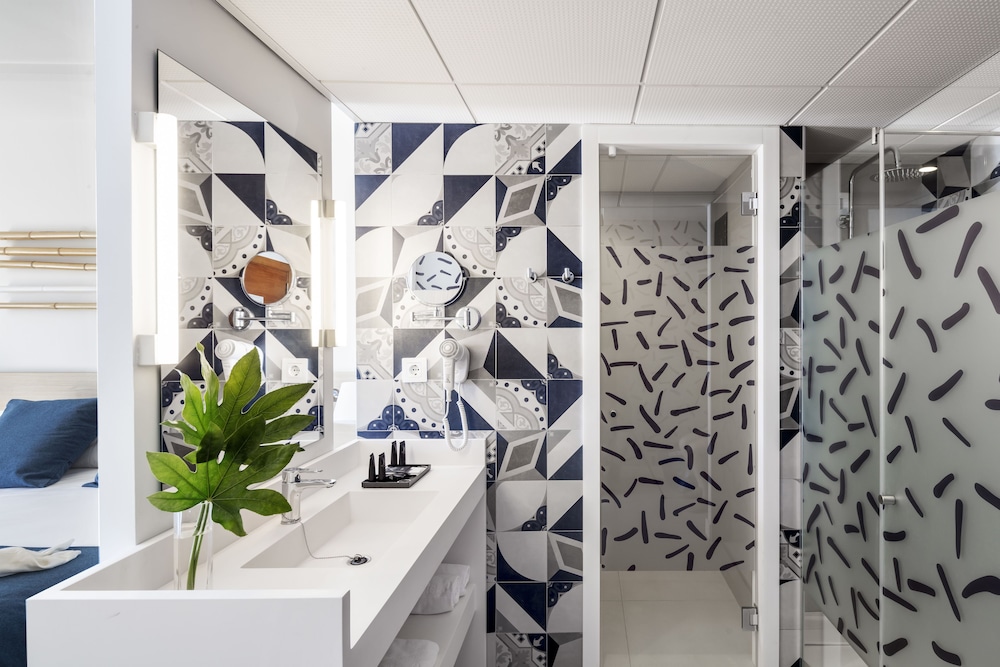 aqua hotel onabrava and spa