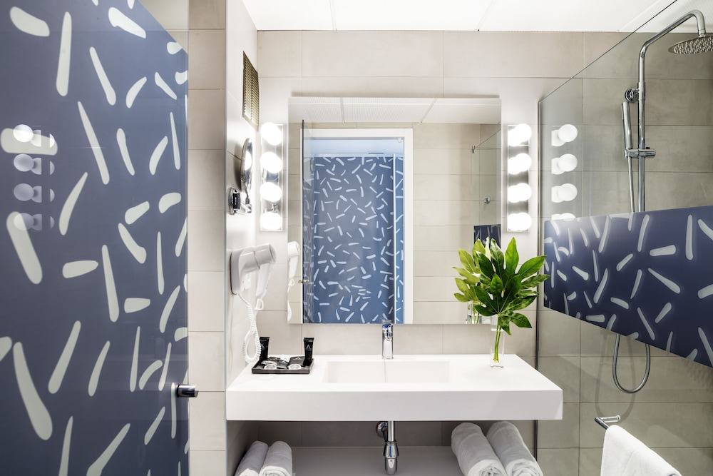 aqua hotel onabrava and spa