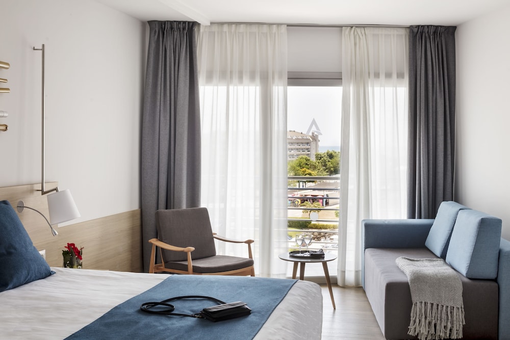 aqua hotel onabrava and spa