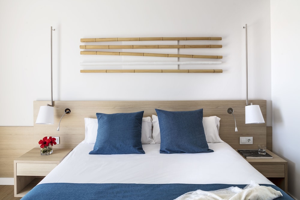 aqua hotel onabrava and spa