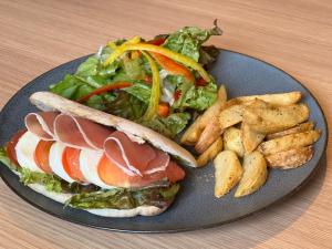 hotel androoms naha port