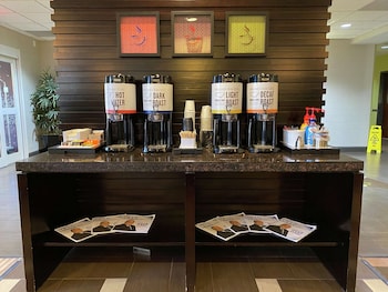 hampton inn by hilton leesville fort johnson