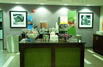 hampton inn by hilton leesville fort johnson