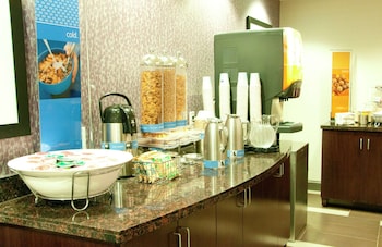 hampton inn by hilton leesville fort johnson