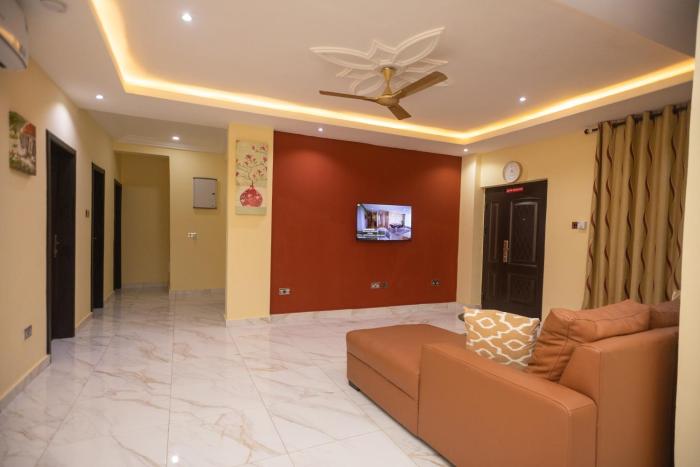 spacious and outstanding 3 bed furnished apartment