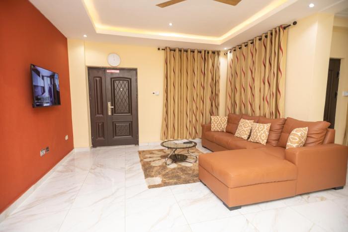spacious and outstanding 3 bed furnished apartment