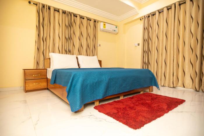 spacious and outstanding 3 bed furnished apartment