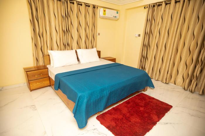 spacious and outstanding 3 bed furnished apartment