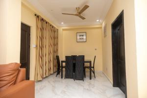 spacious and outstanding 3 bed furnished apartment