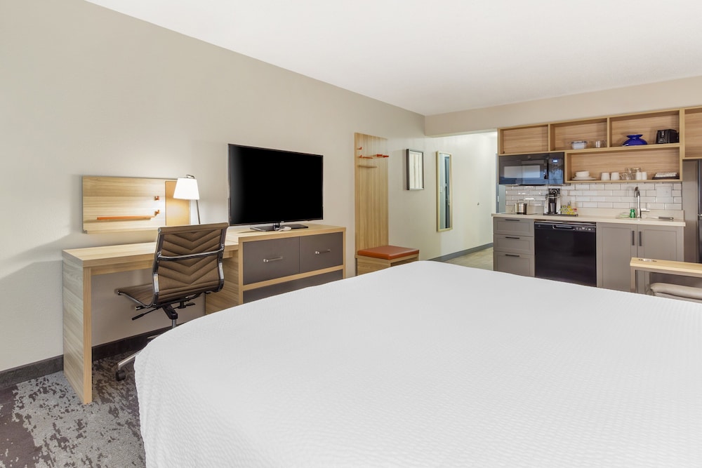 candlewood suites roanoke airport an ihg hotel