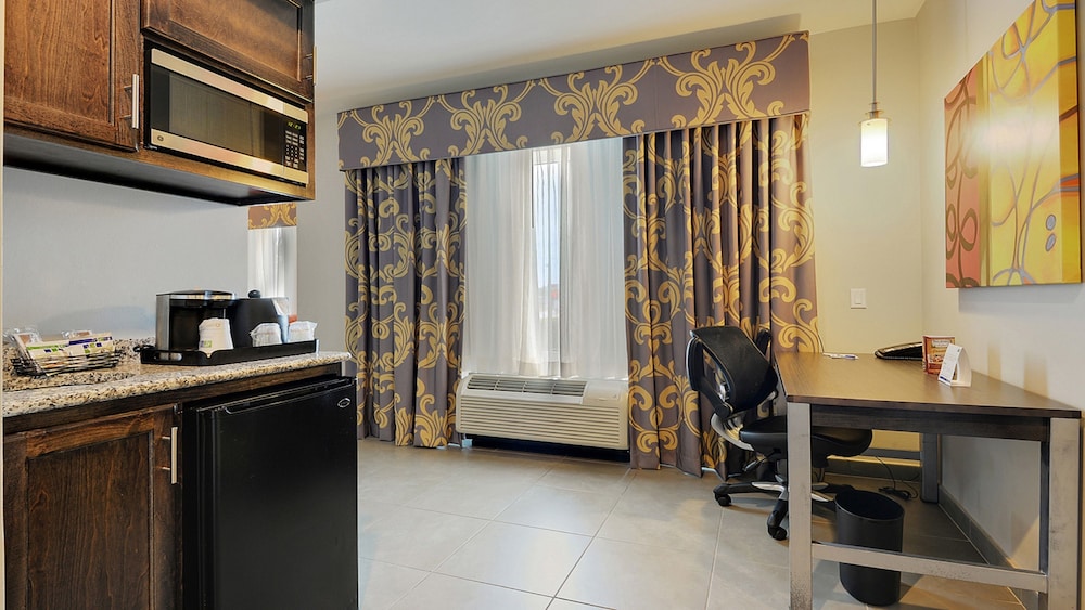 holiday inn express and suites gonzales by ihg