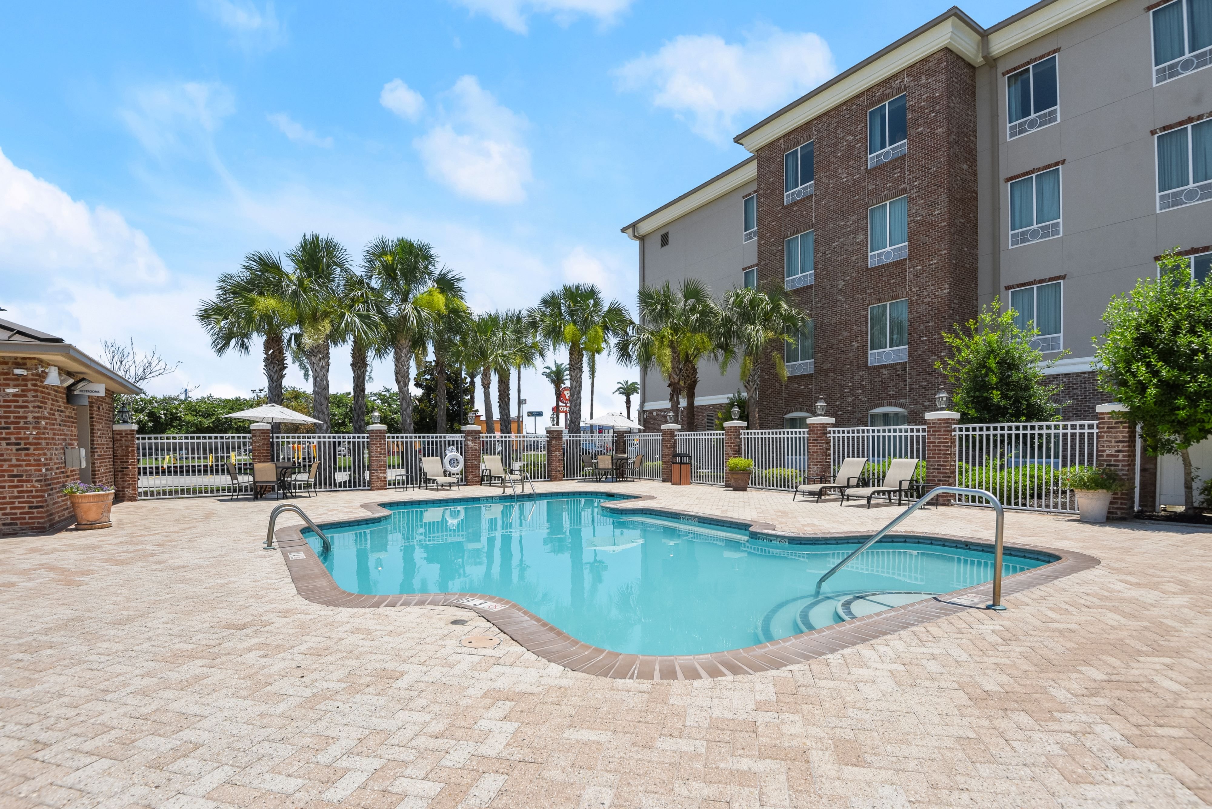 holiday inn express and suites gonzales by ihg
