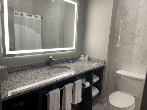 holiday inn express and suites gonzales by ihg