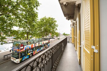 premium apartments with balcony