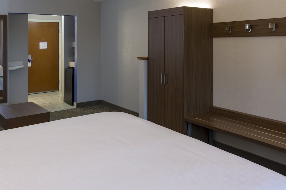 holiday inn express hotel and suites hillview by ihg