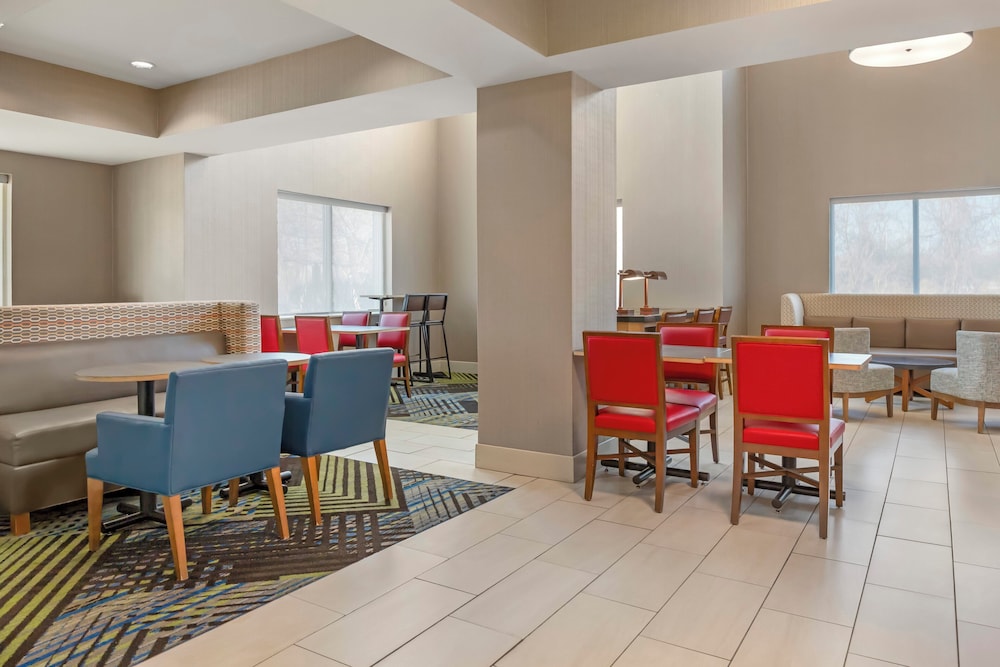 holiday inn express hotel and suites hillview by ihg