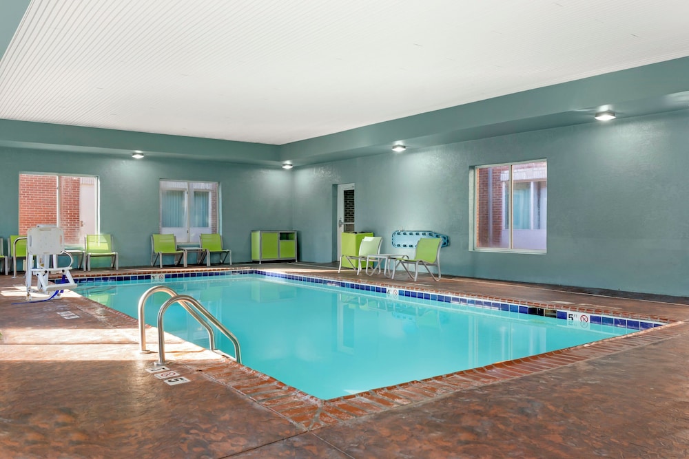 holiday inn express hotel and suites hillview by ihg