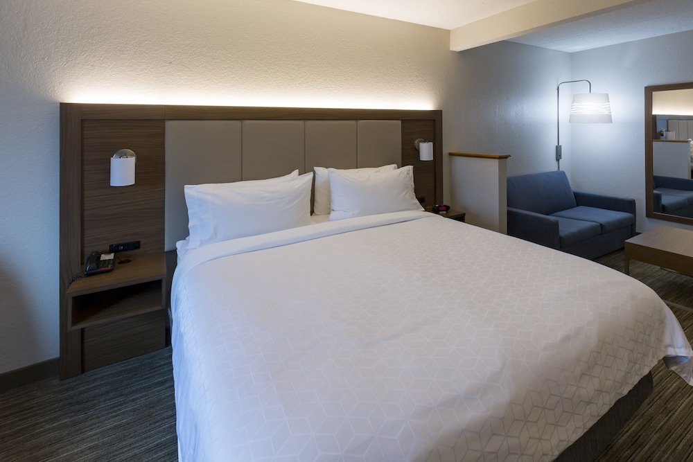 holiday inn express hotel and suites hillview by ihg