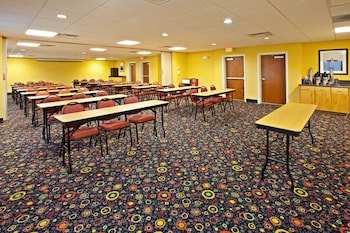 holiday inn express hotel and suites hillview by ihg