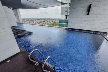 spacious and lavish 3br at hillcrest house apartment