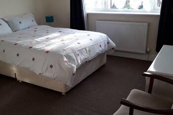 Homely 3-Bed House In Manchester,,3 star