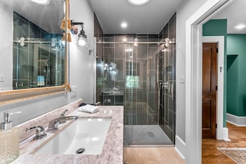 The Inn On Market,,3 star