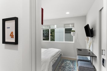 ballards sweet suites