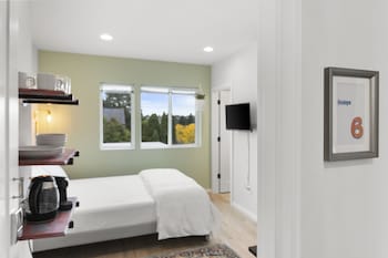 ballards sweet suites