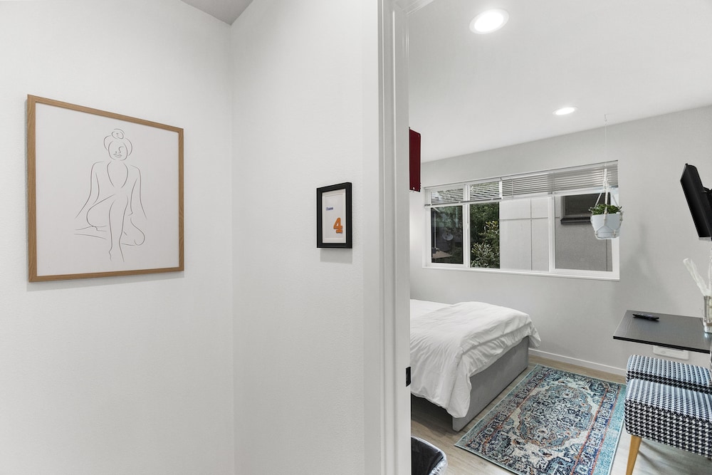 ballards sweet suites