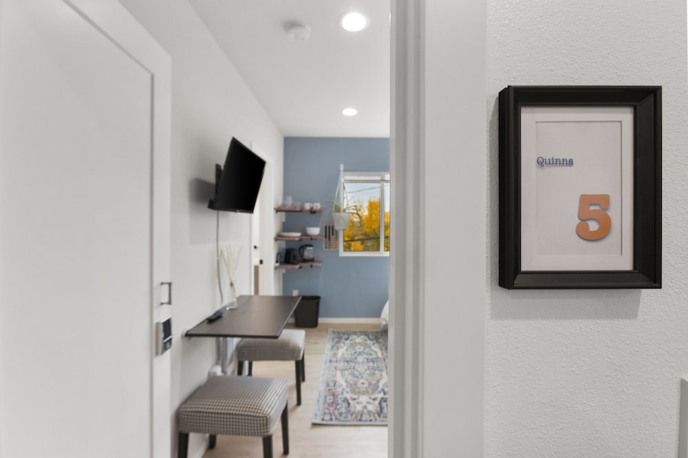 ballards sweet suites