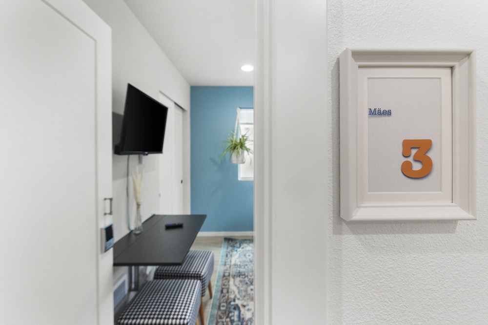 ballards sweet suites