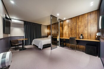 brown dot hotel geomdan