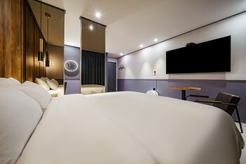 brown dot hotel geomdan