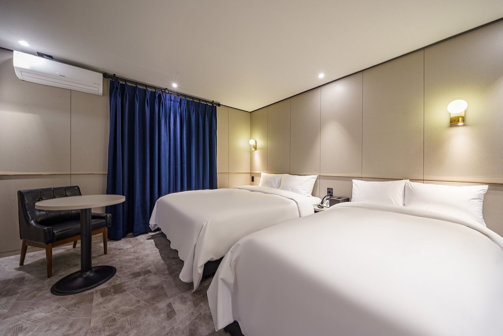 brown dot hotel geomdan