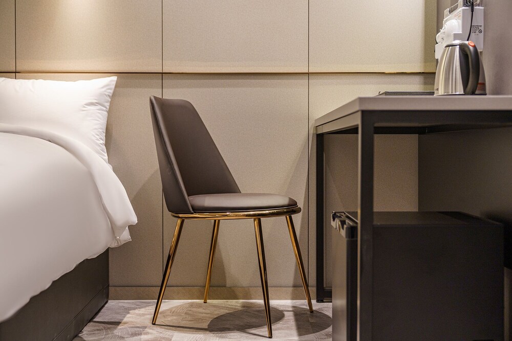 brown dot hotel geomdan