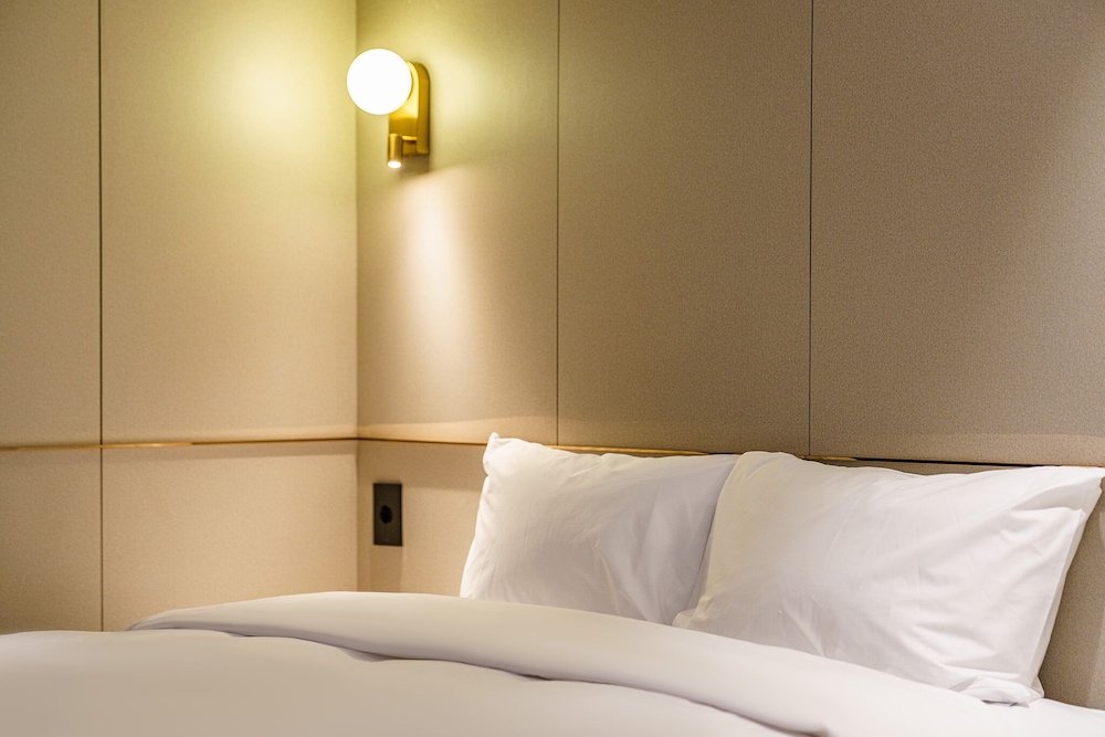 brown dot hotel geomdan