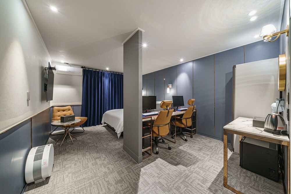 brown dot hotel geomdan