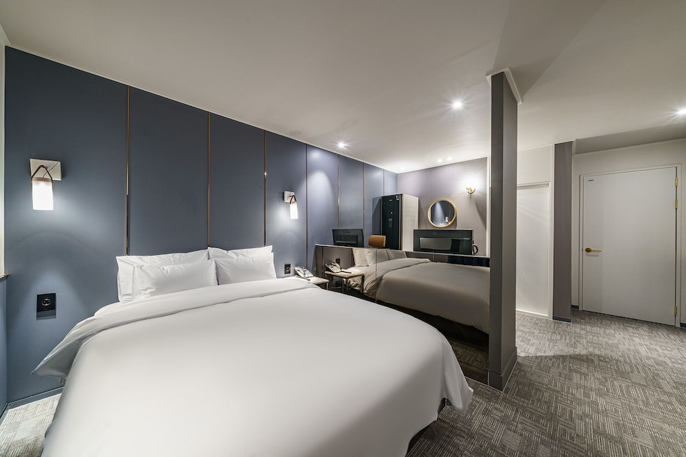 brown dot hotel geomdan