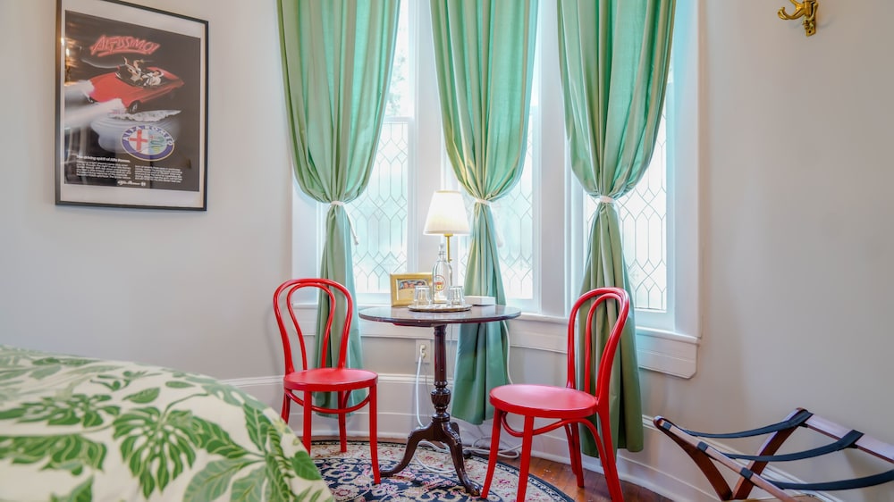 isetta inn boutique hostel