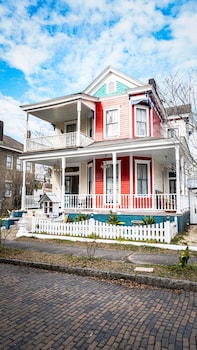 Isetta Inn (Boutique Hostel),,2 star