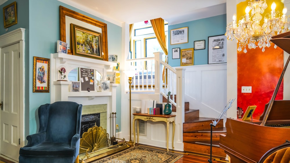 isetta inn boutique hostel