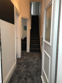 bright spacious 3 bed with office and patio preston